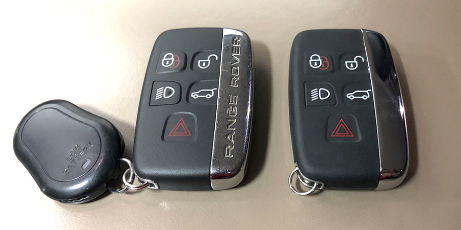 A la izquierda llave original, a la derecha copia realizada en Electrokey