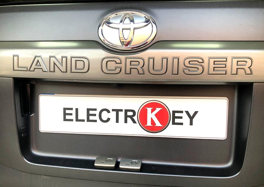 Duplicado de llaves keyless de Toyota Land Cruiser realizado en Electrokey